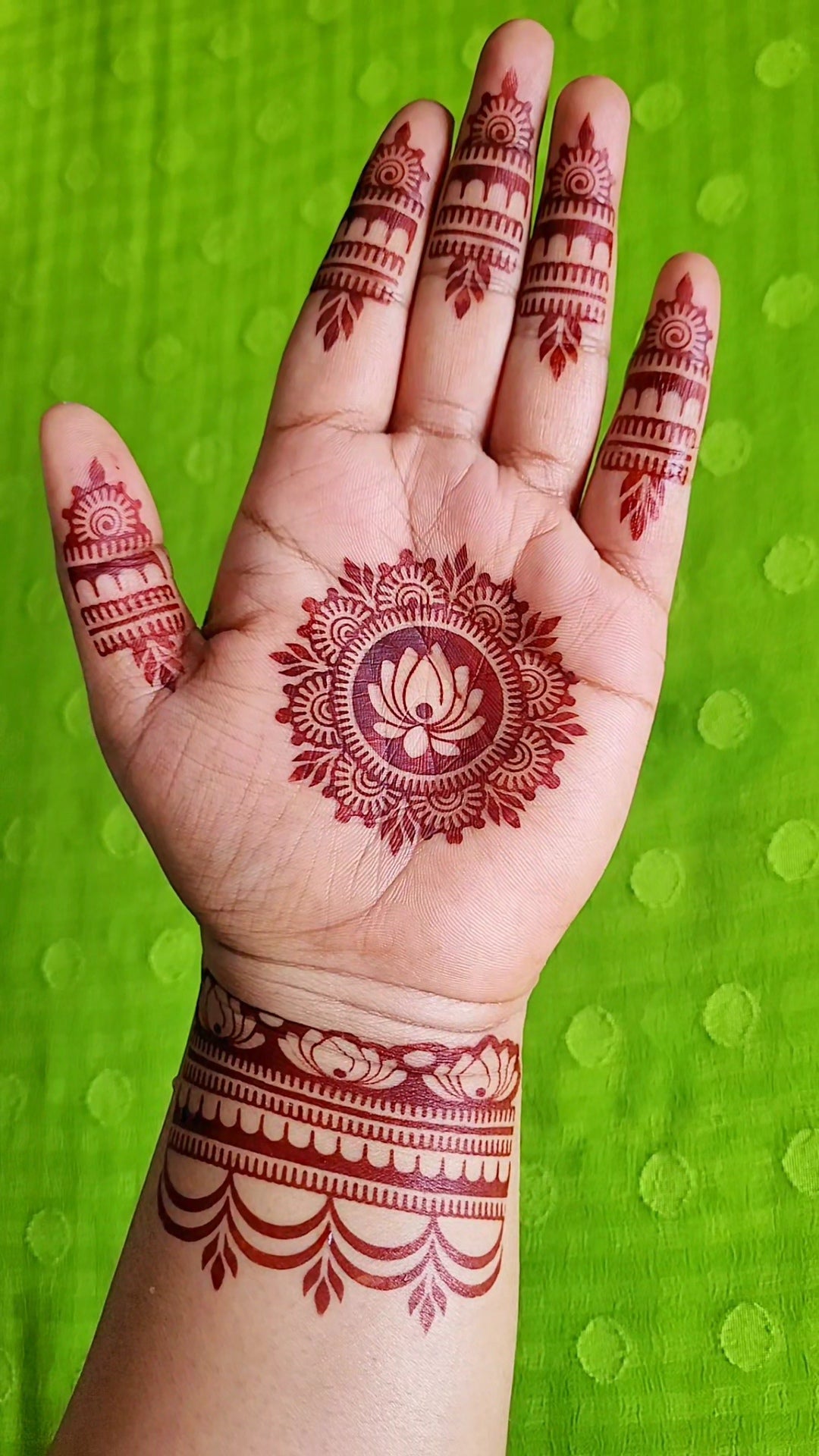 Mini lotus mandala mehndi stencil